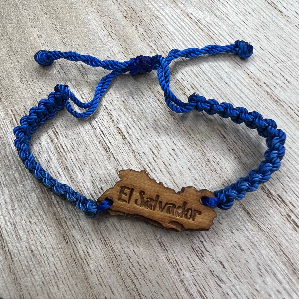 Handmade El Salvador bracelet 🇸🇻